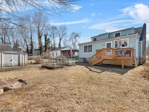 34 Saint George Pl, Wanaque Boro, NJ 07420 photo 38