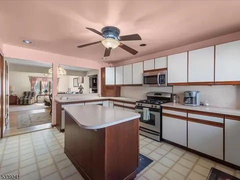 34 Saint George Pl, Wanaque Boro, NJ 07420 photo 14