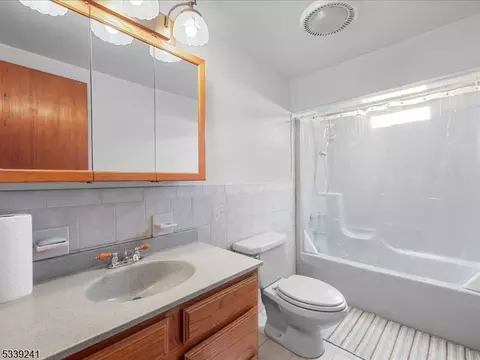 34 Saint George Pl, Wanaque Boro, NJ 07420 photo 26