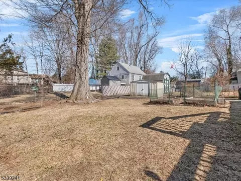 34 Saint George Pl, Wanaque Boro, NJ 07420 photo 36