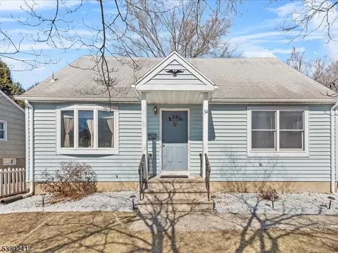 34 Saint George Pl, Wanaque Boro, NJ 07420 photo 5
