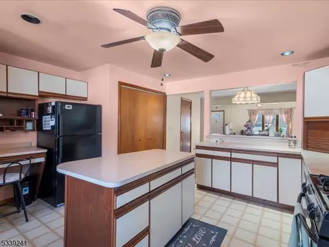 34 Saint George Pl, Wanaque Boro, NJ 07420 photo 15