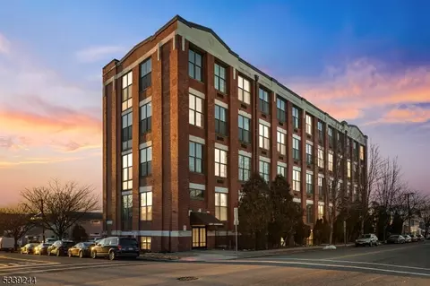 384 Trenton Ave #4C, Paterson, NJ 07503