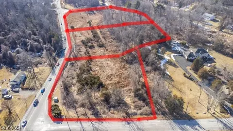 4 Bayberry Ln, Hardyston Twp, NJ 07419