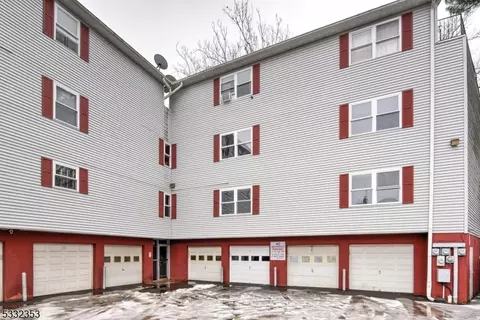 51 Smith St #C, Irvington, NJ 07111