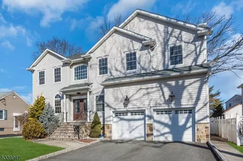 30 Park Dr, Kenilworth, NJ 07033