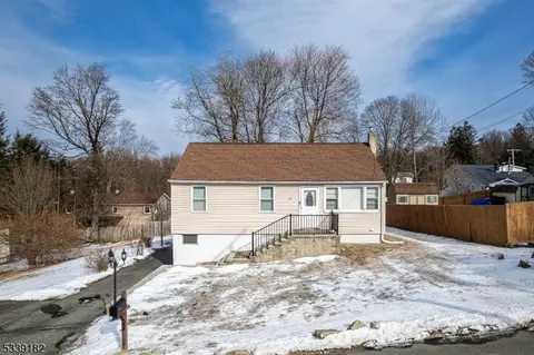 37 Outlook Ave, Mount Olive, NJ 07828