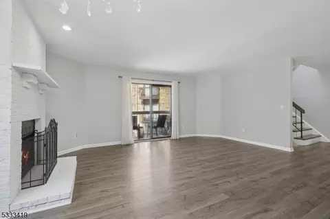 8 Delbarton Ct, Hackettstown, NJ 07840 photo 6