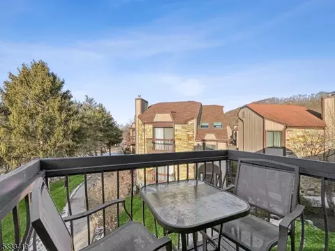 8 Delbarton Ct, Hackettstown, NJ 07840 photo 11