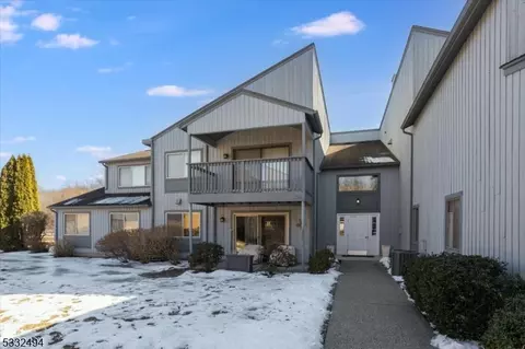 171 Drake Ln, Ledgewood, NJ 07852