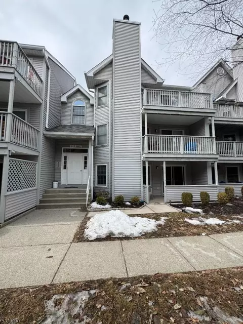 15 Quartz Ln #15, Paterson, NJ 07501