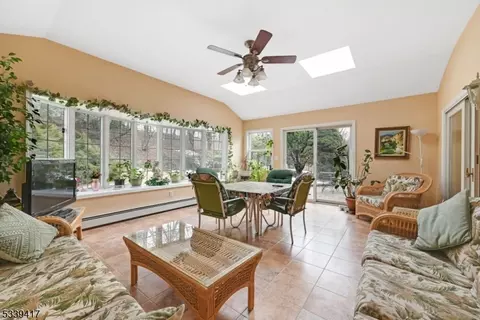 152 Broadview Ter, Paramus, NJ 07652 photo 6