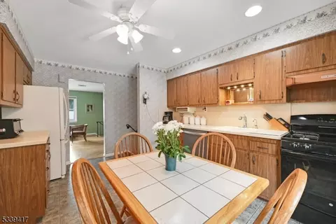 152 Broadview Ter, Paramus, NJ 07652 photo 14