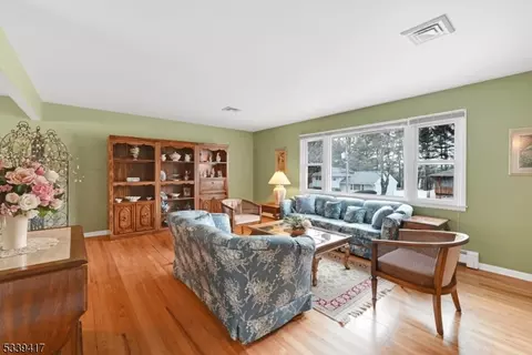 152 Broadview Ter, Paramus, NJ 07652 photo 10