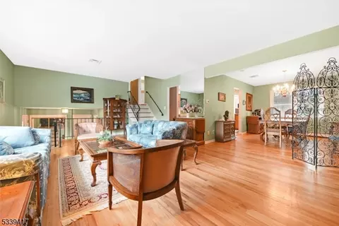 152 Broadview Ter, Paramus, NJ 07652 photo 8