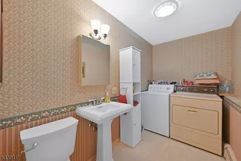 152 Broadview Ter, Paramus, NJ 07652 photo 19