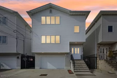 77 Fillmore St, Newark, NJ 07105