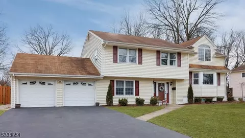 36 Summit Ct, Westfield, NJ 07090