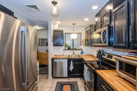 3 Charles Way, Clinton, NJ 08809 photo 4