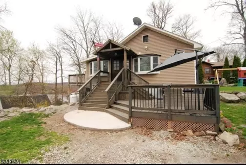 19 Laurel Trl, Byram Twp, NJ 07821