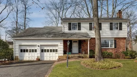 429 Manor Ave, Cranford, NJ 07016