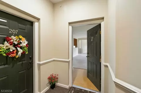 2 Waterman Ln #208, Hillsborough, NJ 08844