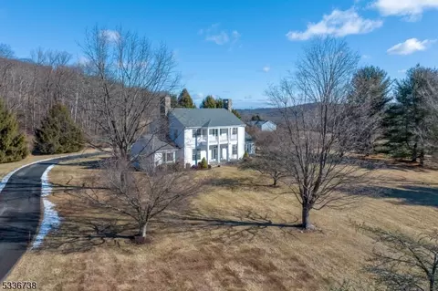 7 Winston Farm Ln, Far Hills, NJ 07931