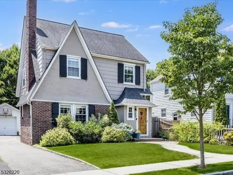 20 Lorraine St, Glen Ridge, NJ 07028