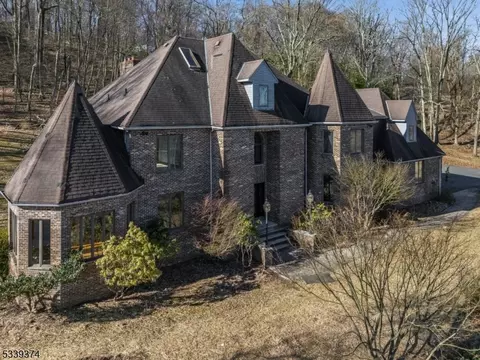 6 Spring Hill Rd, Franklin Twp, NJ 08801