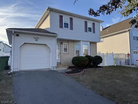 51 Tanbark Dr, Sayreville Boro, NJ 08859