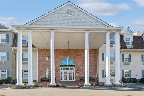 7406 Richmond Rd #4.06, West Milford, NJ 07480