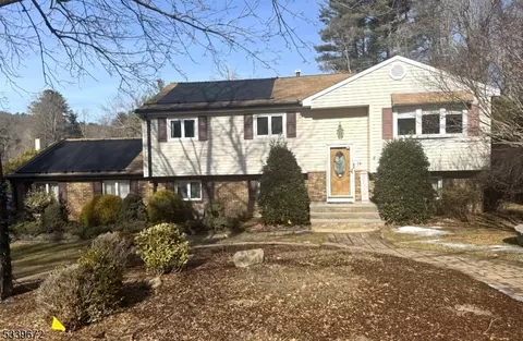 19 Monmouth Ave, West Milford, NJ 07480