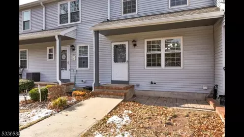 13 Hancock Ct, Flemington, NJ 08822
