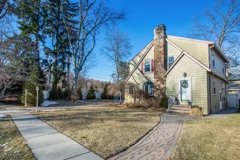 9 Emerson Pl, Montclair, NJ 07043