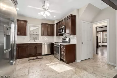 9 Christopher St, Dover, NJ 07801 photo 11