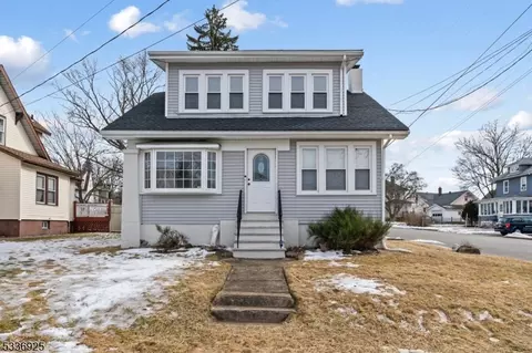 9 Christopher St, Dover, NJ 07801 photo 2