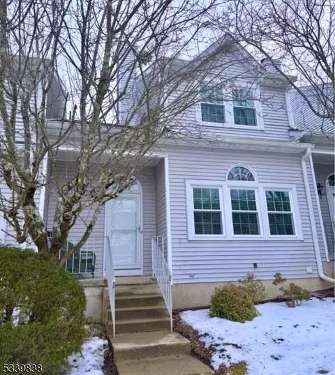 416 Chapman Ct, Hackettstown, NJ 07840