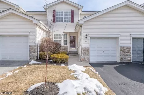 37 Spruce Hills Ct #37, Hamburg, NJ 07419