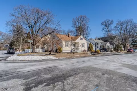 22 Gardner Rd, Denville, NJ 07834