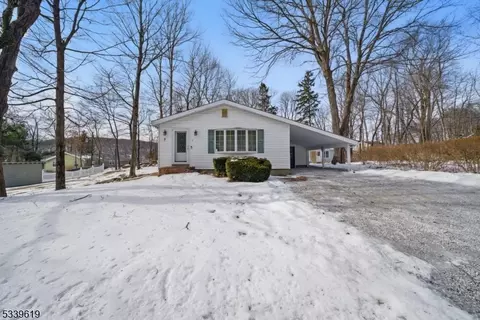 7 Maple Ave, Hardyston, NJ 07460