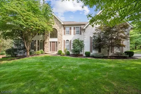 36 Sentinel Dr, Bernards, NJ 07920