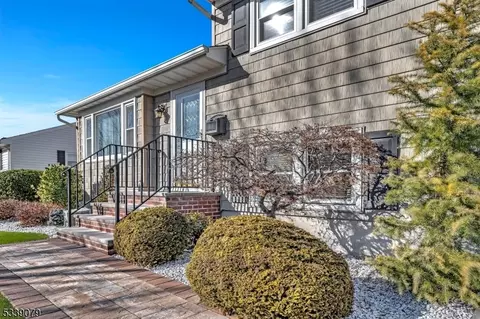 115 Howard Ave, Middlesex, NJ 08846 photo 5