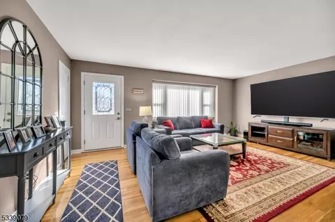 115 Howard Ave, Middlesex, NJ 08846 photo 7