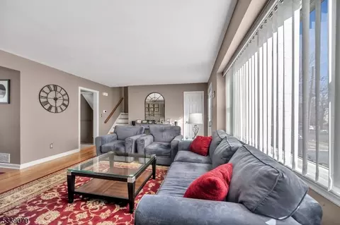 115 Howard Ave, Middlesex, NJ 08846 photo 8