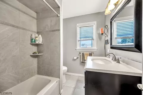 115 Howard Ave, Middlesex, NJ 08846 photo 26
