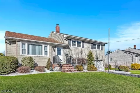 115 Howard Ave, Middlesex, NJ 08846 photo 2
