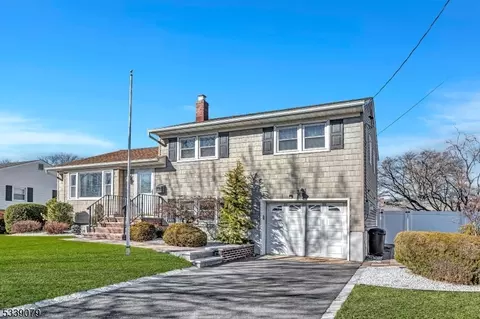 115 Howard Ave, Middlesex, NJ 08846 photo 3