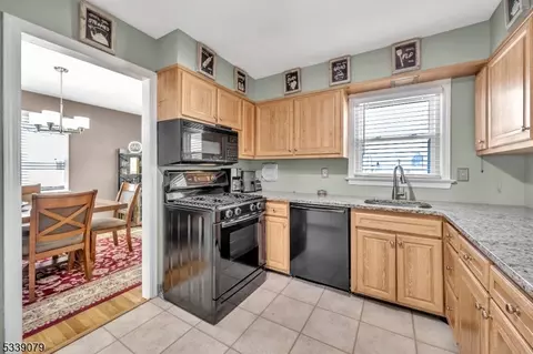 115 Howard Ave, Middlesex, NJ 08846 photo 12