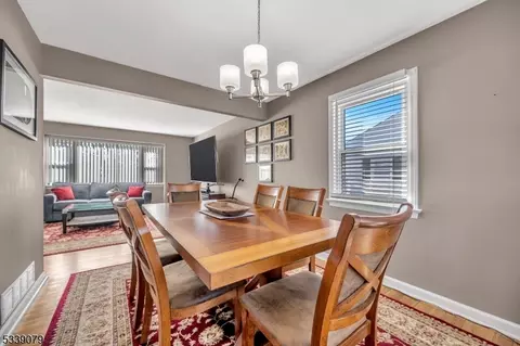 115 Howard Ave, Middlesex, NJ 08846 photo 10
