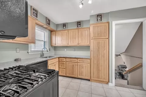 115 Howard Ave, Middlesex, NJ 08846 photo 13